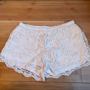 Mossimo crochet eyelet short shorts sz Large